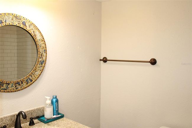 Guest bathroom | Image 24