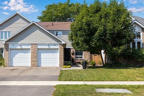 12 Lafferty St, Etobicoke, ON, M9C5B6 | Card Image