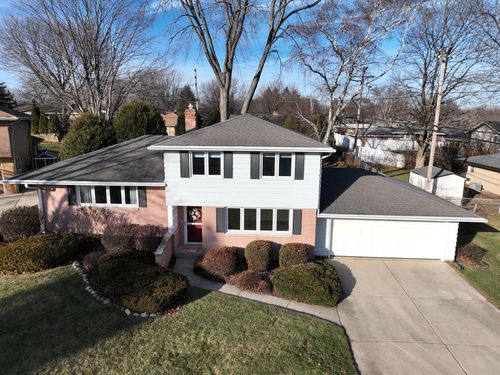 1704 Oak Street, South Milwaukee, WI, 53172 | Card Image