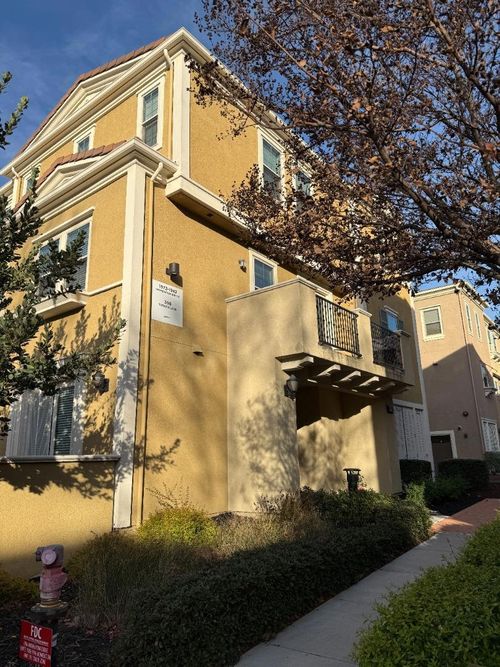 1982 Momentum Dr, Milpitas, CA, 95035-8106 | Card Image