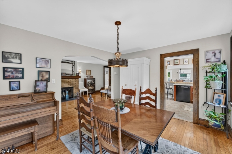Residential in Livingston Twp. 3