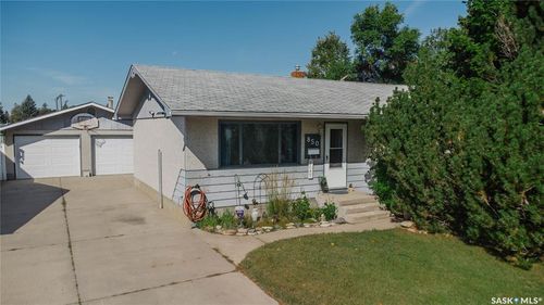 850 East Centre, Saskatoon, SK, S7J2Z7 | Card Image