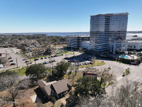 9498 Central Ave, D'Iberville, MS, 39540-5304 | Card Image