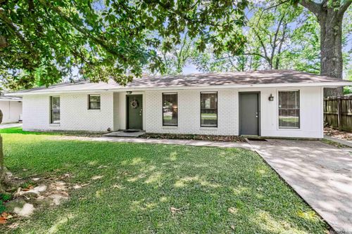 8444 S Essen Heights Ct, Baton Rouge, LA, 70809-2217 | Card Image