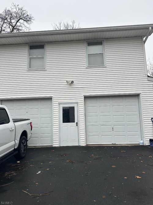 c-18 Montrose Ave, Verona, NJ, 07044-1813 | Card Image