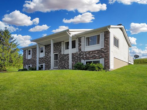 2508 Lundgren Rd, Pecatonica, IL, 61063-9382 | Card Image