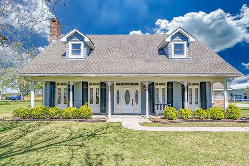 104 Talbot Dr, Houma, LA, 70360-7977 | Card Image