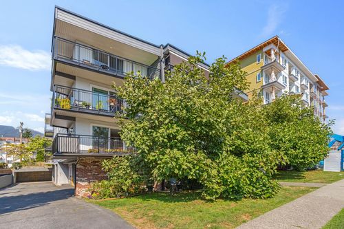303-134 W 20th St, North Vancouver, BC, V7M1Y4 | Card Image