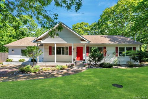 46 Sherwood Rd, Hampton Bays, NY, 11946-3615 | Card Image