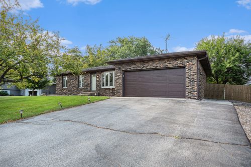 146 Curtis Dr, Valparaiso, IN, 46383 | Card Image