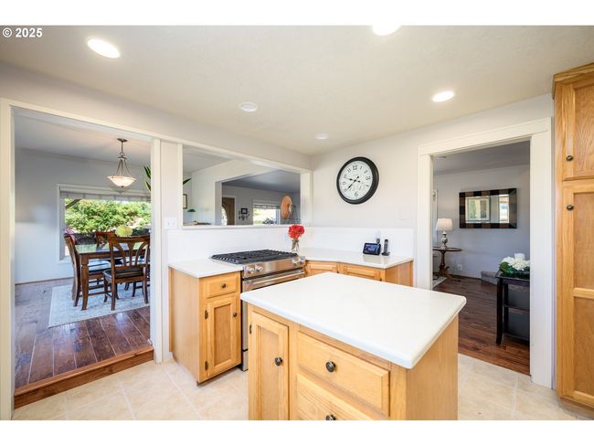 11795 Ne Finn Hill Loop, House other with 3 bedrooms, 2 bathrooms and 3 parking in Carlton OR | Image 31