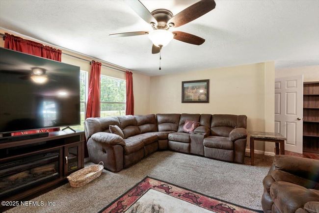 Living Room. | Image 6