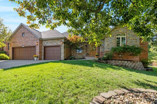 1324 Eaglegate Pkwy, Springfield, MO, 65804-2561 | Card Image
