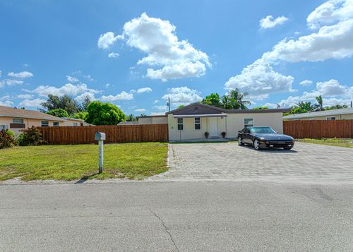 696 Neptune St, West Palm Beach, FL, 33406-4015 | Card Image
