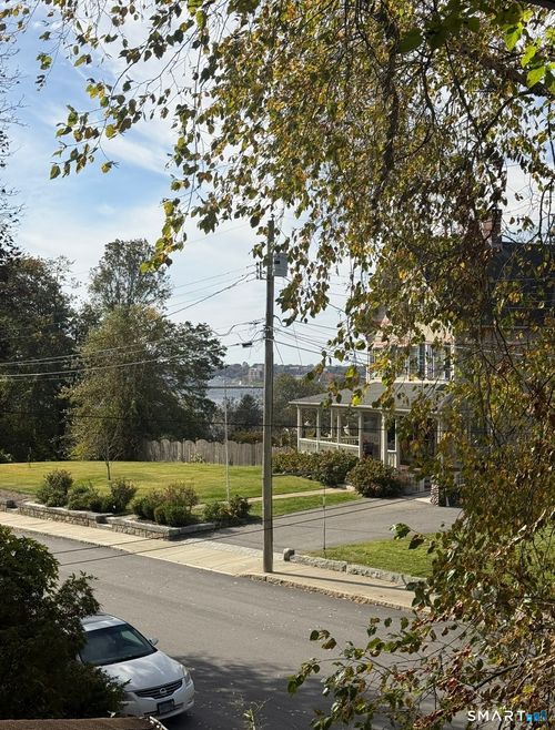 52 Ramsdell St, Groton, CT, 06340-3623 | Card Image