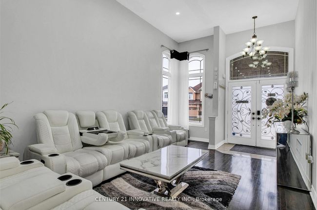 17 Arfield Ave, House other with 5 bedrooms, 5 bathrooms and 2 parking in Ajax ON | Image 4