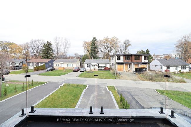 1046 Roosevelt Rd, House attached with 5 bedrooms, 6 bathrooms and 2 parking in Mississauga ON | Image 8