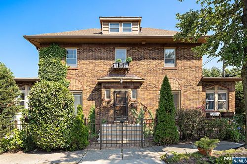 540 Highridge Ave, Cliffside Park, NJ, 07010-1719 | Card Image