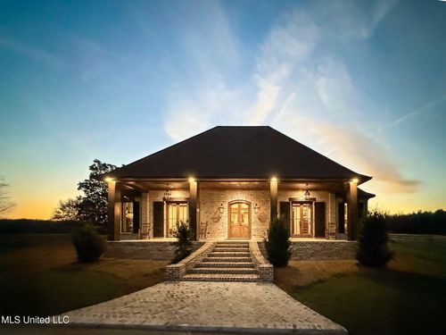 1055 Graves Rd, Ellisville, MS, 39437-8509 | Card Image