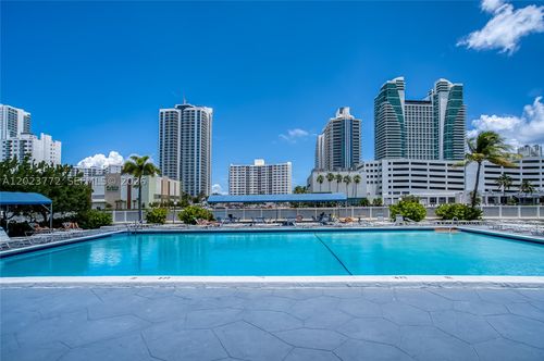 505-600 Parkview Dr, Hallandale Beach, FL, 33009-2971 | Card Image