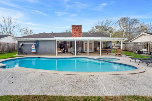 2712 Perry Ln, Alvin, TX, 77511-3821 | Card Image