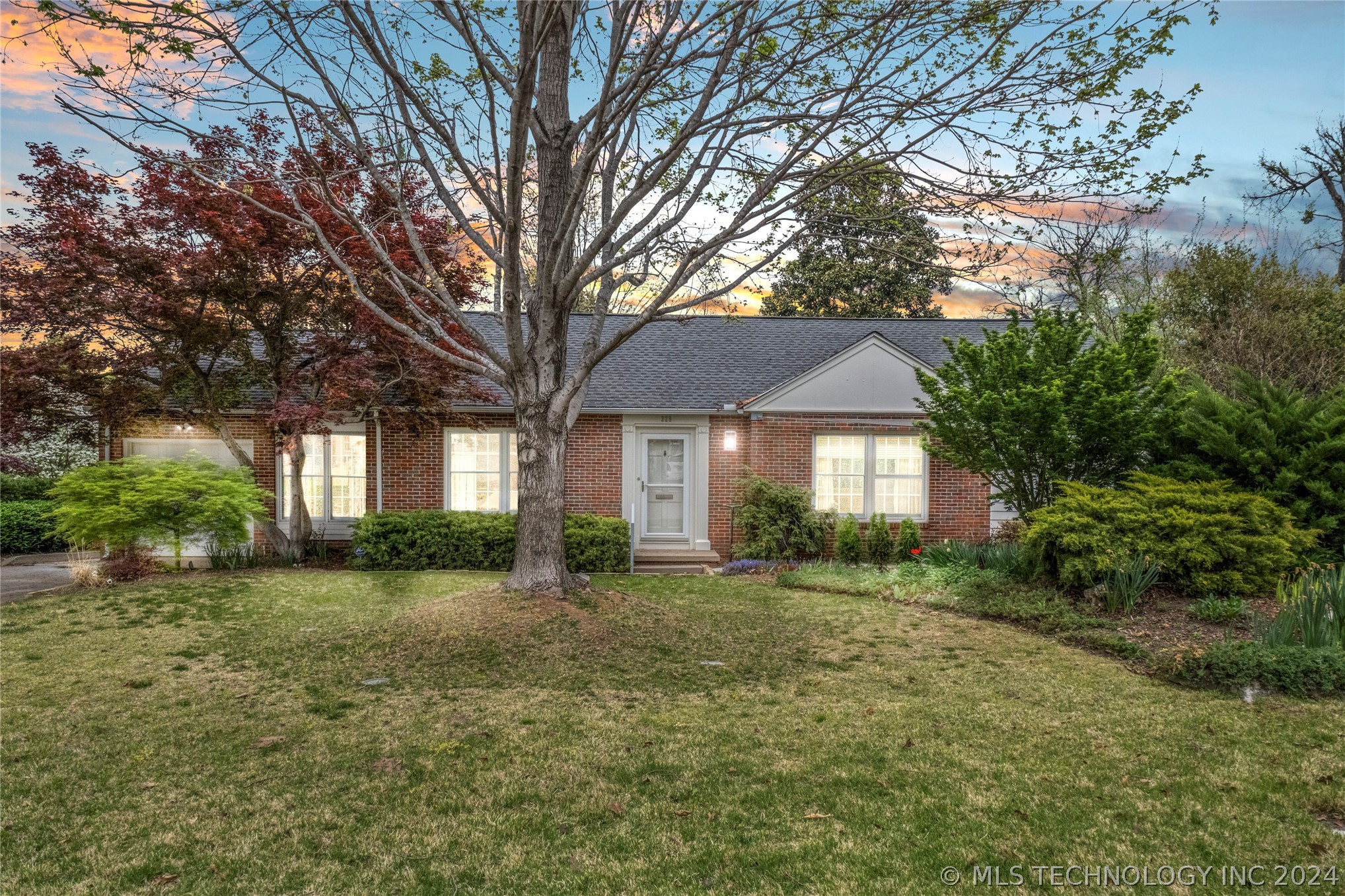 29th Pl, Tulsa, OK 74114
