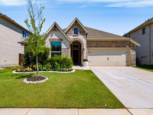 615 Frio Ln, Aubrey, TX, 76227-4652 | Card Image