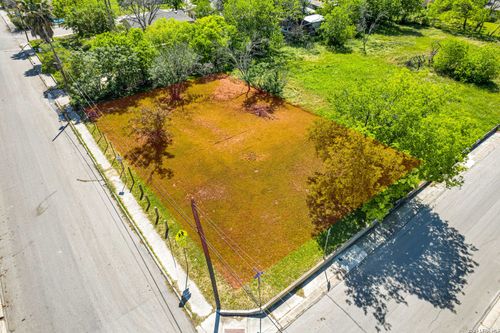 100 Landa Ave, San Antonio, TX, 78237-1667 | Card Image