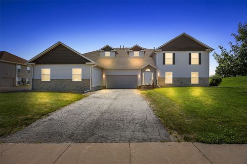 c-4630 Westchester Dr Ne, Cedar Rapids, IA, 52402-7072 | Card Image