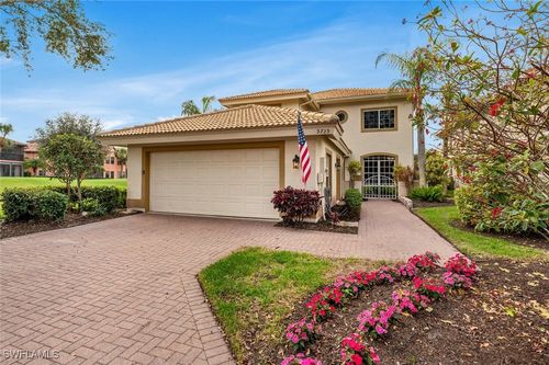 5735 Persimmon Way, NAPLES, FL, 34110-2320 | Card Image