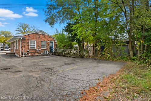 944 S Main St, Plymouth, MI, 48170-2049 | Card Image