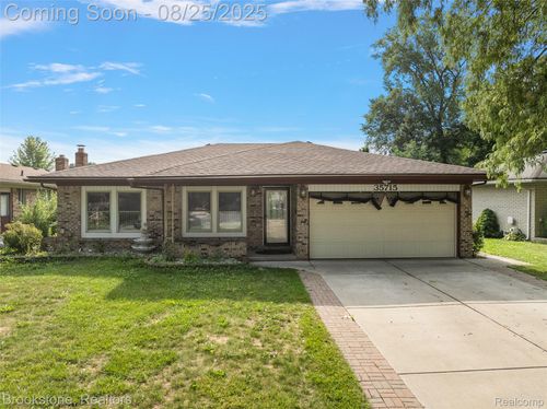 35715 Maureen Dr, Sterling Heights, MI, 48310-4776 | Card Image