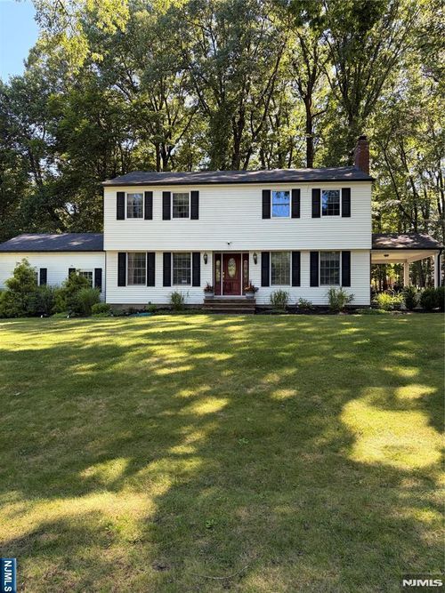 61 Heatherhill Ln, Woodcliff Lake, NJ, 07677-8148 | Card Image
