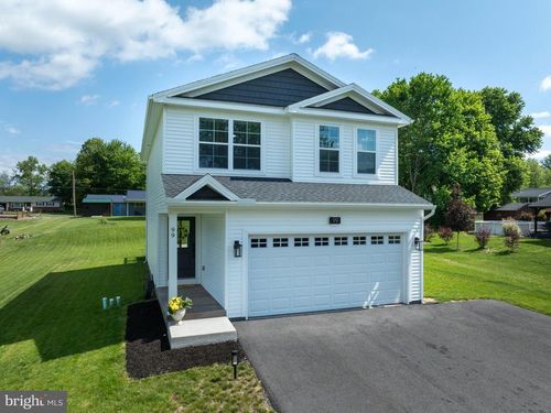 99 Hillside Dr, Lewistown, PA, 17044-9307 | Card Image