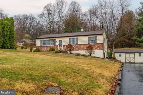 589 Neiman Rd, POTTSTOWN, PA, 19465-7400 | Card Image