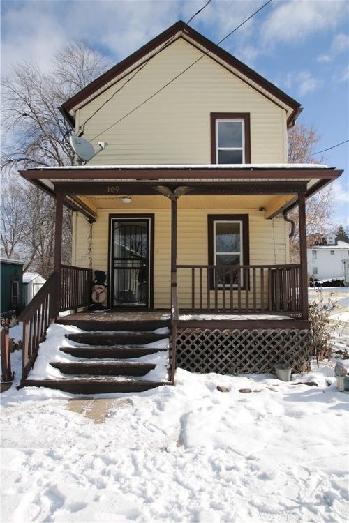 109 Herrick St, Albion, NY, 14411-1414 | Card Image