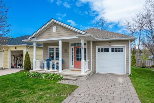 17 Village Gate, Grand Bend, ON, N0M1T0 | Card Image