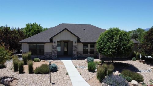 875 Se Pinyon St, Cedaredge, CO, 81413-8424 | Card Image