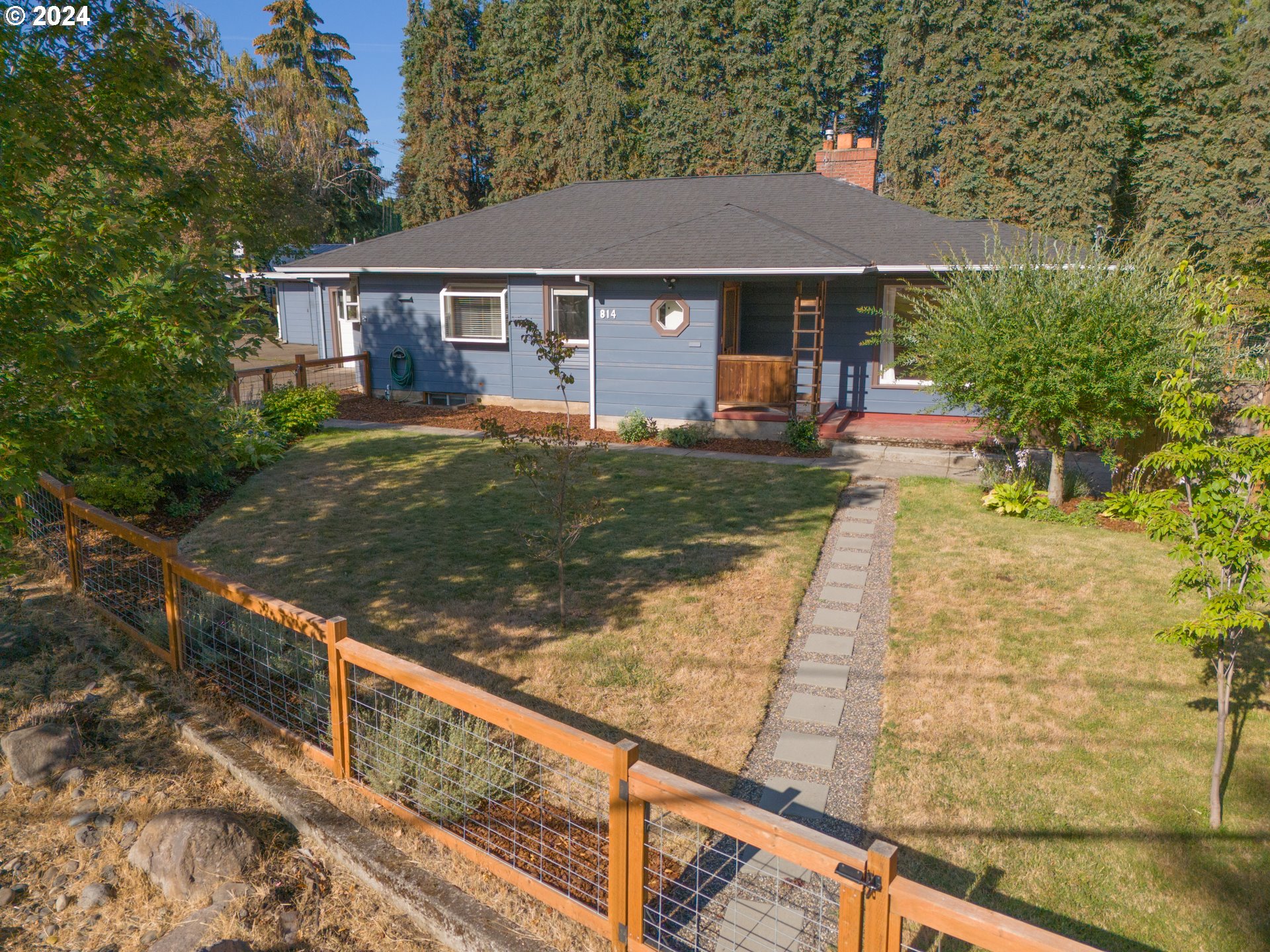 17th St, Hood River, OR 97031