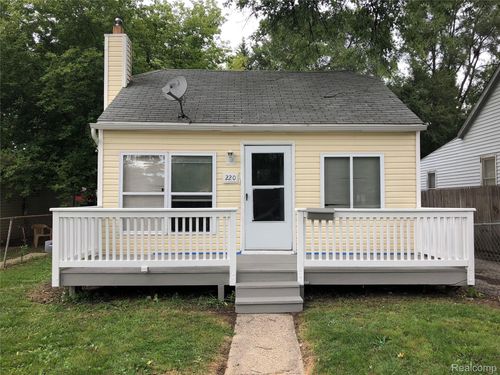 220 W Columbia Ave, Pontiac, MI, 48340-1814 | Card Image