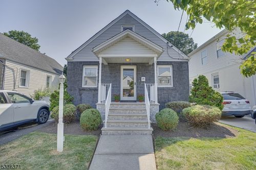 39 Fritz St, Bloomfield, NJ, 07003-4009 | Card Image