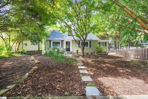 8 Amherst Ave, Greenville, SC, 29605-2025 | Card Image
