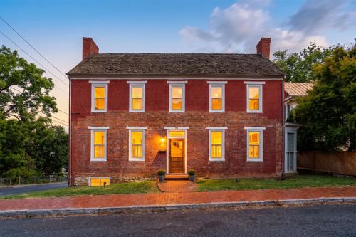 26 Fayette St, STAUNTON, VA, 24401 | Card Image