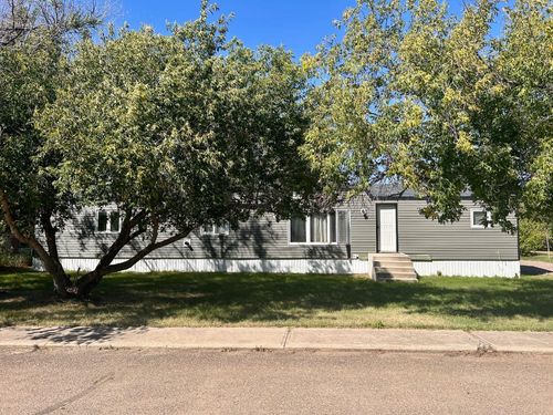 36 Selkirk Ave, Hughenden, AB, T0B | Card Image