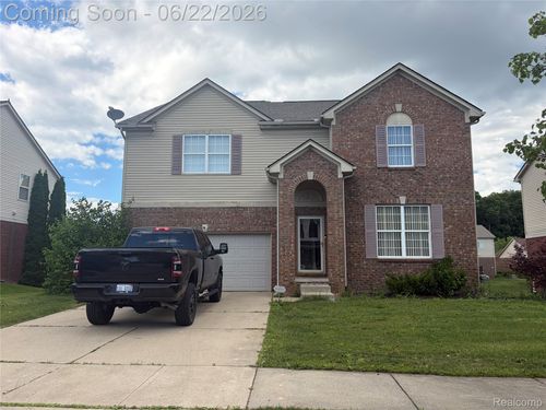 15519 Brookstone Dr, Clinton Twp, MI, 48035-1060 | Card Image