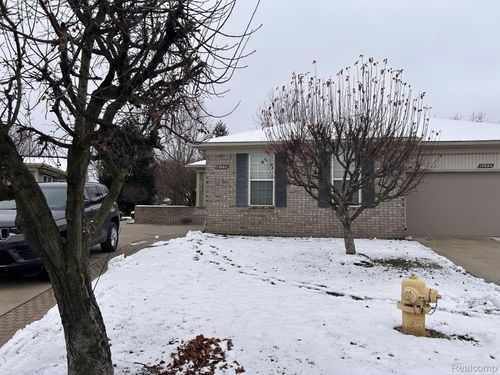 44-17662 Port Salem Dr, Macomb, MI, 48044-6113 | Card Image