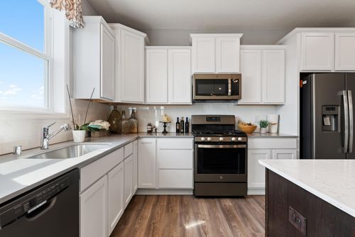 10888 Hemingway Ave S, Cottage Grove, MN, 55016-4307 | Card Image