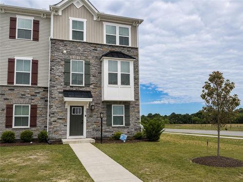 181 Cedar Crest Dr, Smithfield, VA, 23430-6383 | Card Image