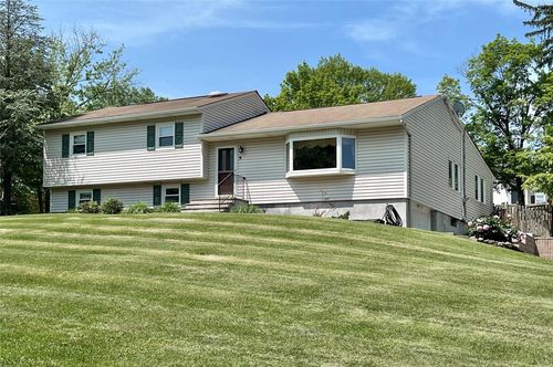 9 Hickory St, Highland Mills, NY, 10930-5143 | Card Image