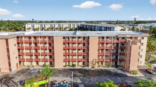 c511-4149 Lake Bayshore Dr, BRADENTON, FL, 34205-9176 | Card Image